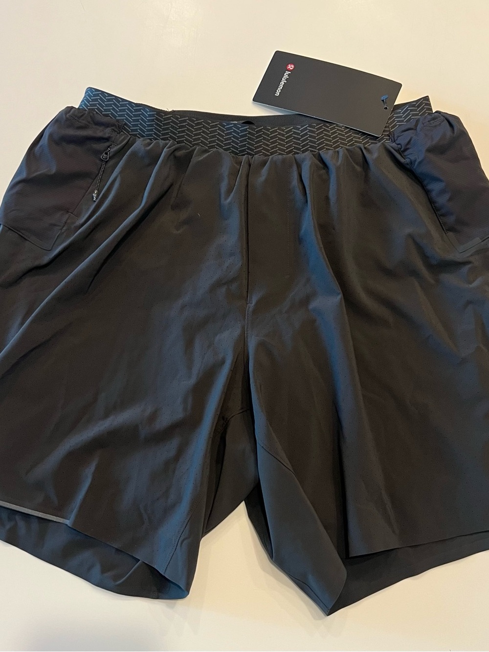 lululemon athletica Men's Black Athletic Shorts with Patterned Waistband